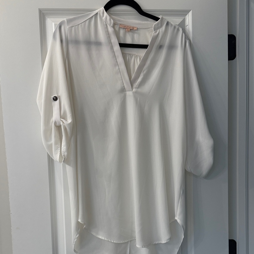 Gibson Latimer White V-Neck Blouse